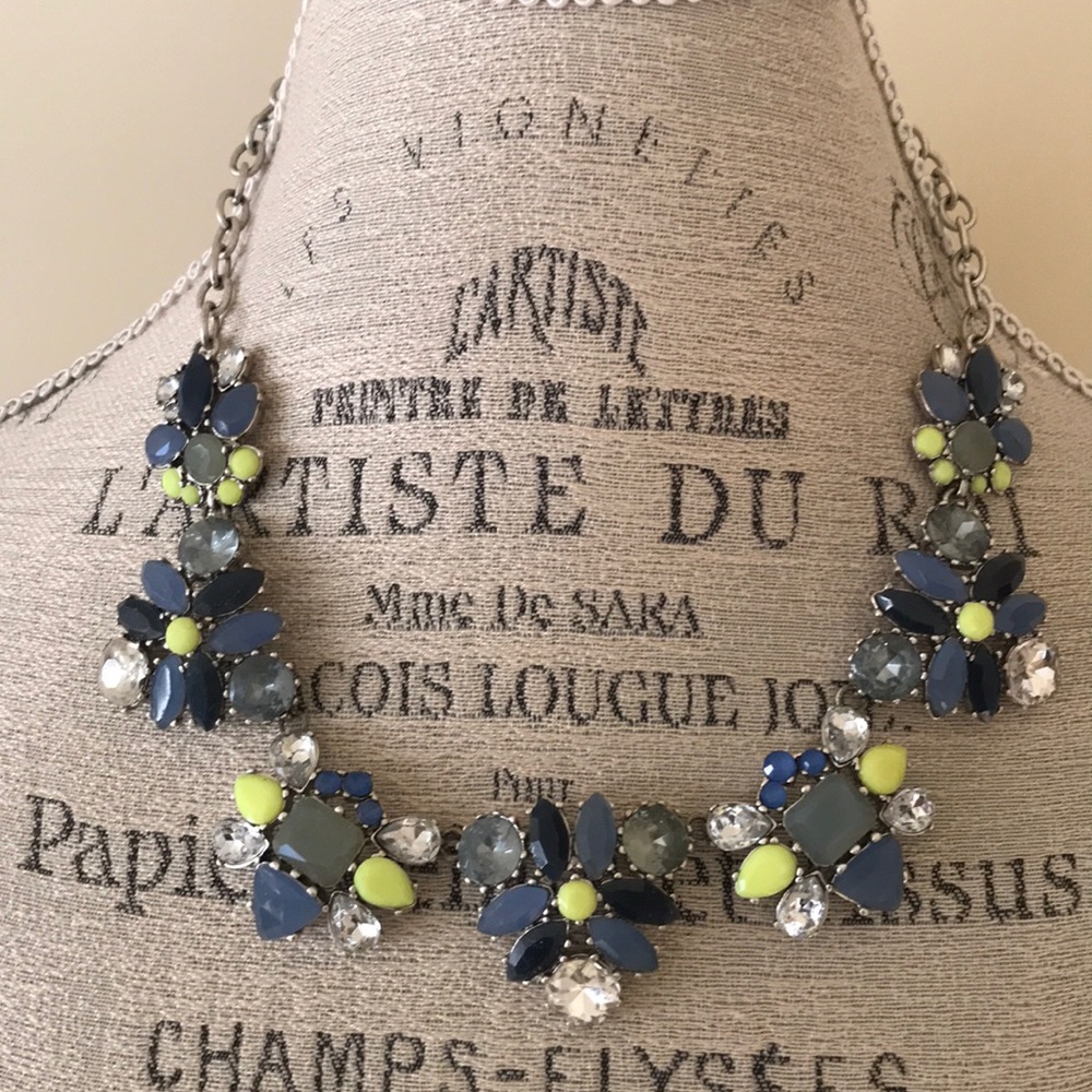 New Stella & Dot Silver Statement Necklace